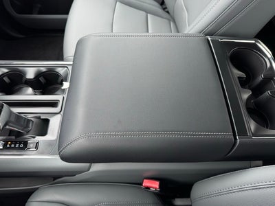 2025 Ford F-150 Lightning Flash w/9.6KW Pro Power Onboard + Max Tow