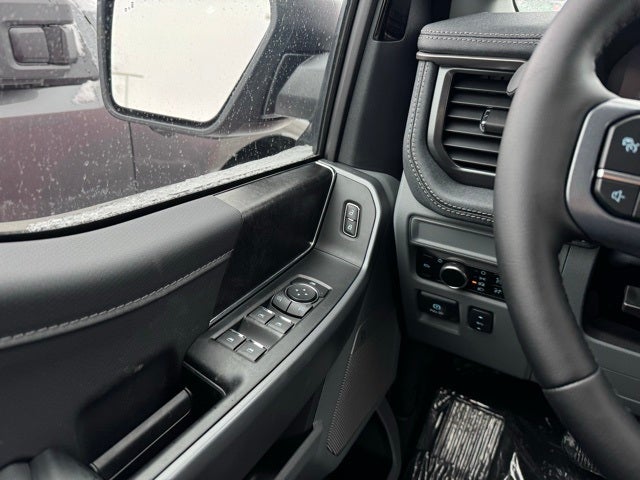 2025 Ford F-150 Lightning Flash w/9.6KW Pro Power Onboard + Max Tow