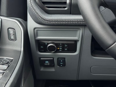 2025 Ford F-150 Lightning Flash w/9.6KW Pro Power Onboard + Max Tow