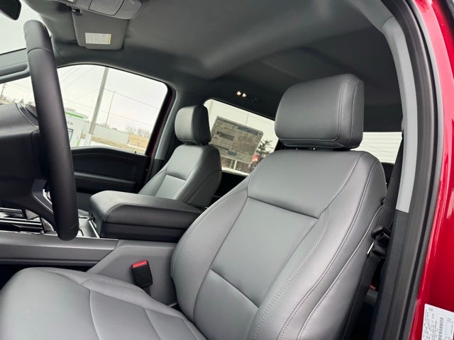 2025 Ford F-150 Lightning Flash w/9.6KW Pro Power Onboard + Max Tow