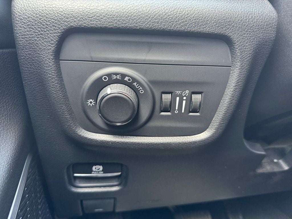 2022 Jeep Grand Cherokee L Altitude 4WD