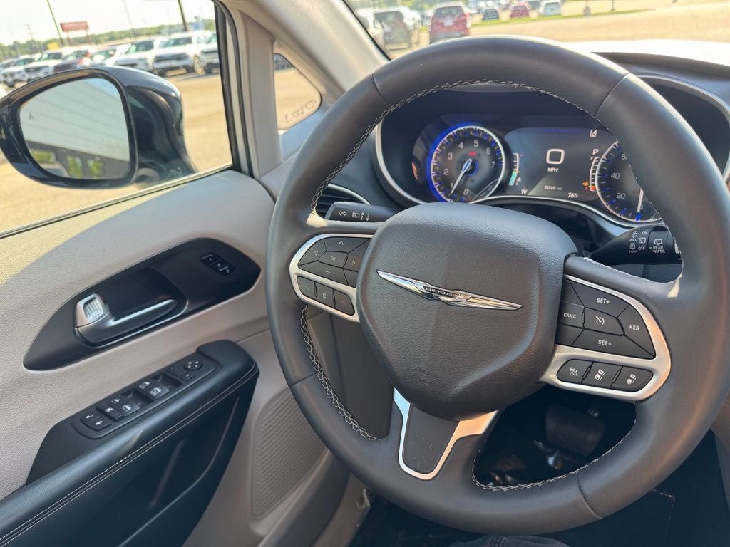 2024 Chrysler Pacifica Touring L FWD