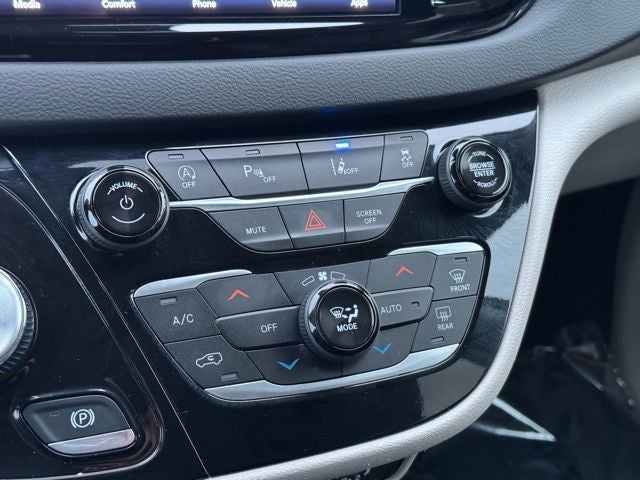 2023 Chrysler Pacifica Touring L FWD