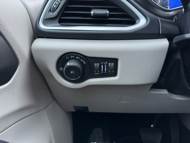 2023 Chrysler Pacifica Touring L FWD