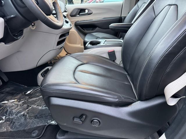 2023 Chrysler Pacifica Touring L FWD