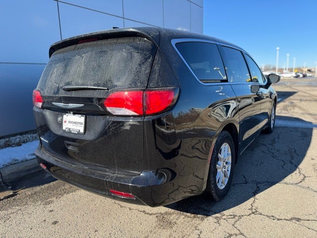 2024 Chrysler Voyager LX FWD