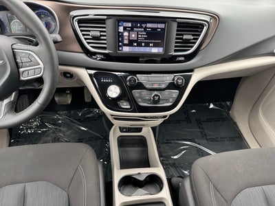 2023 Chrysler Voyager LX FWD