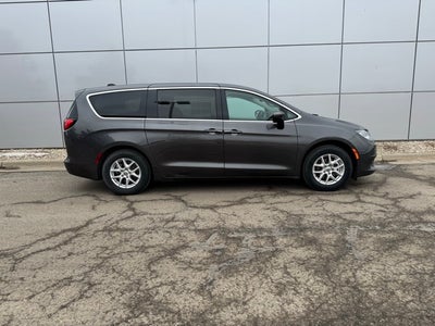 2023 Chrysler Voyager LX FWD