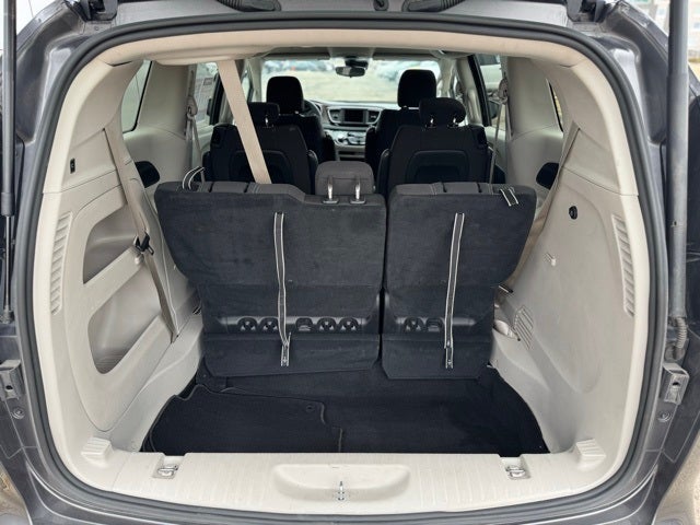 2023 Chrysler Voyager LX FWD