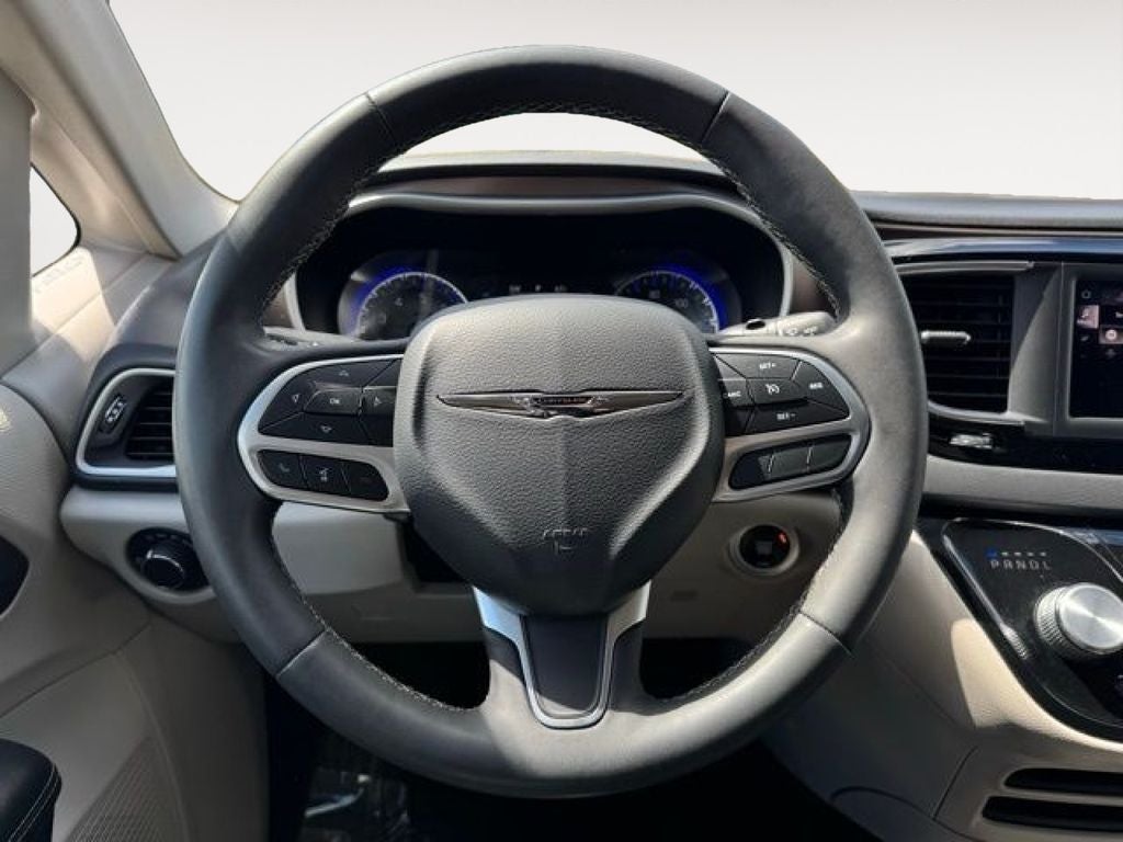 2023 Chrysler Voyager LX FWD