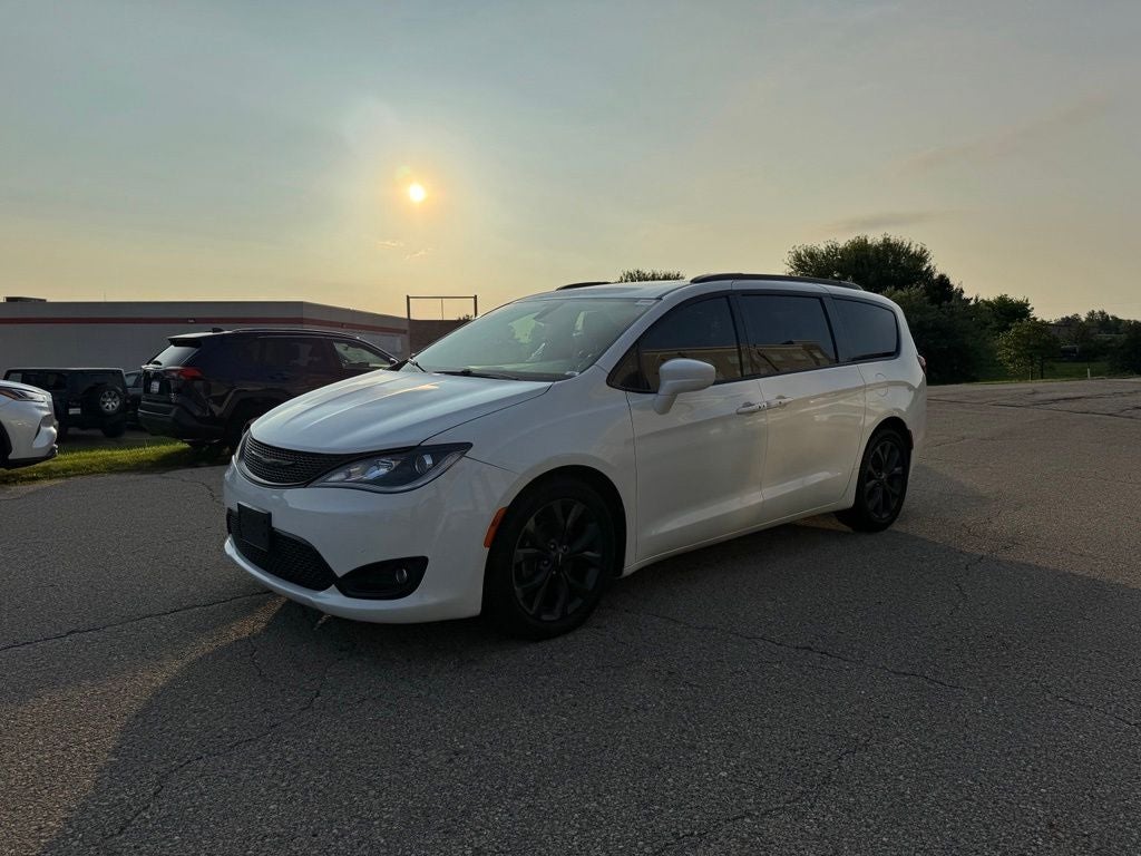 2018 Chrysler Pacifica Touring L Plus FWD