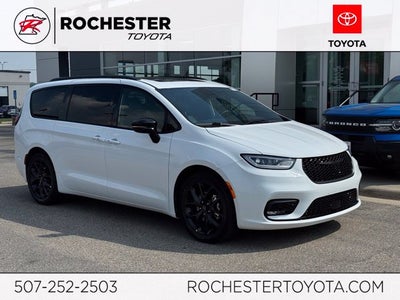 2025 Chrysler Pacifica Limited FWD