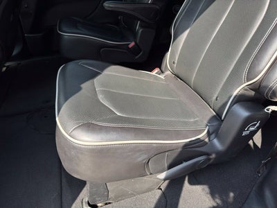 2025 Chrysler Pacifica Limited FWD