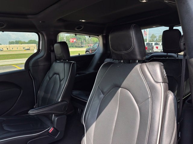 2025 Chrysler Pacifica Limited FWD