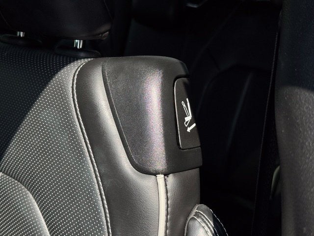 2025 Chrysler Pacifica Limited FWD
