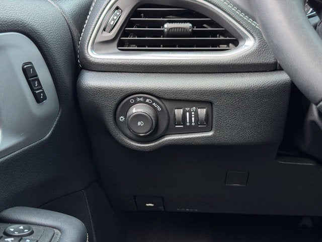 2025 Chrysler Pacifica Limited FWD