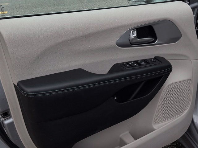 2019 Chrysler Pacifica Hybrid Touring Plus FWD