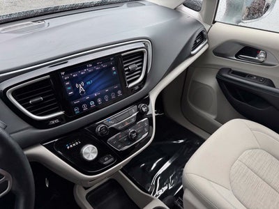 2019 Chrysler Pacifica Hybrid Touring Plus FWD
