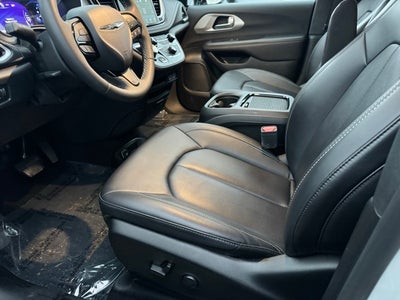 2024 Chrysler Pacifica Hybrid Select FWD