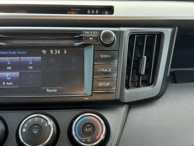 2017 Toyota RAV4 LE AWD