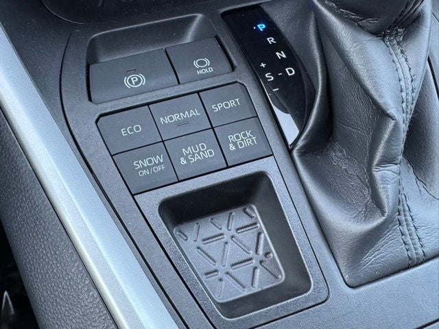 2021 Toyota RAV4 LE AWD