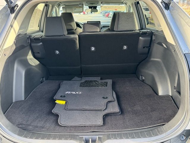 2021 Toyota RAV4 LE AWD