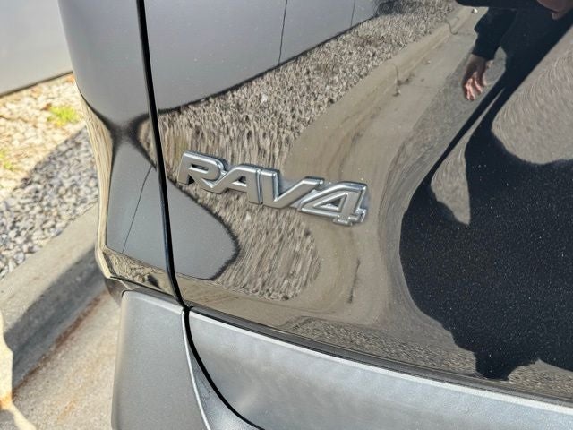 2022 Toyota RAV4 LE AWD