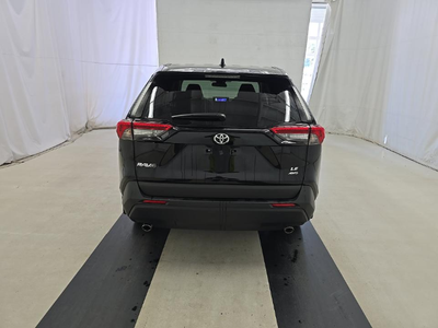 2025 Toyota RAV4 LE AWD