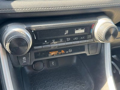 2020 Toyota RAV4 LE FWD