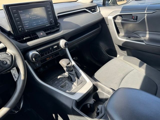 2020 Toyota RAV4 LE FWD