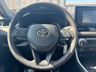 2020 Toyota RAV4 LE FWD