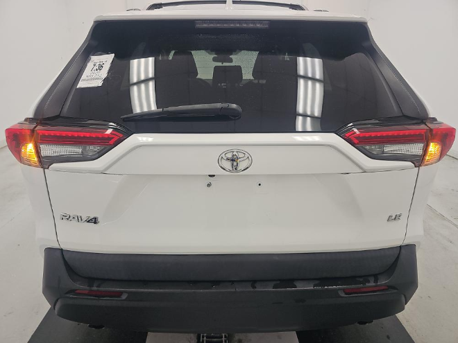 2020 Toyota RAV4 LE FWD