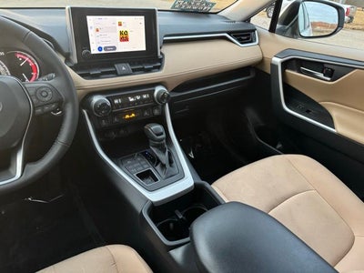 2025 Toyota RAV4 XLE AWD