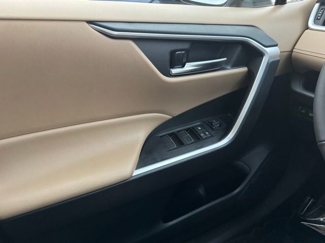 2025 Toyota RAV4 XLE AWD