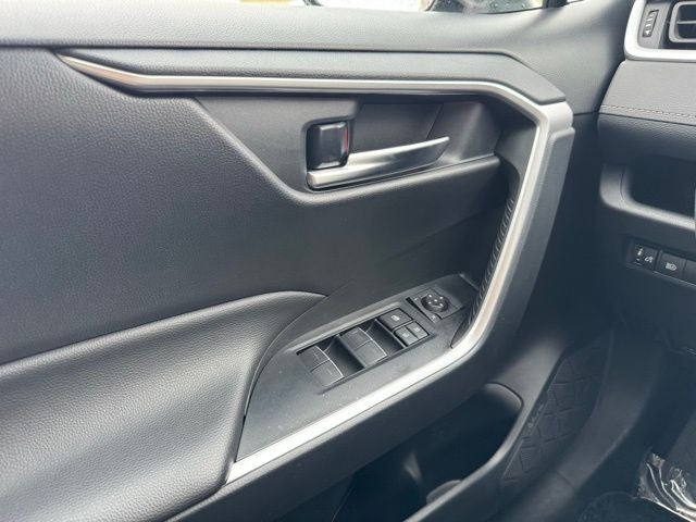 2025 Toyota RAV4 XLE AWD