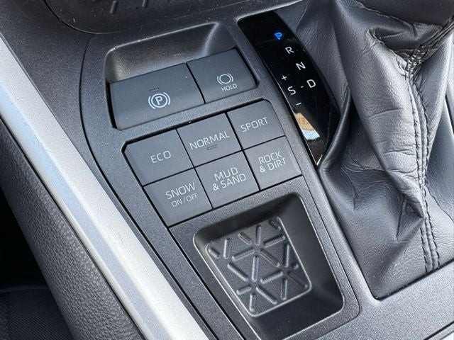 2025 Toyota RAV4 XLE AWD