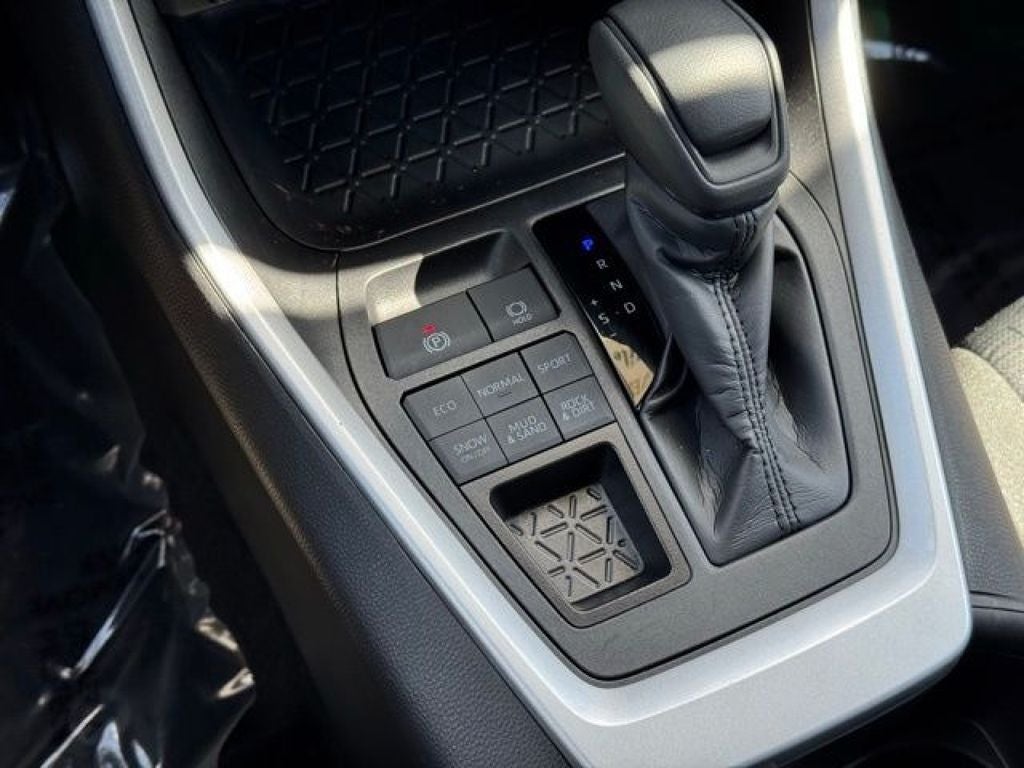 2025 Toyota RAV4 XLE AWD