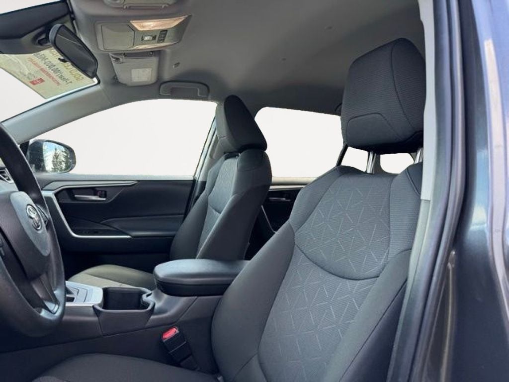 2025 Toyota RAV4 XLE AWD