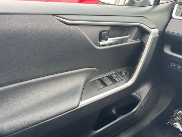 2025 Toyota RAV4 Hybrid XLE AWD