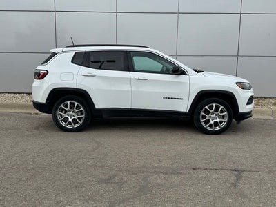 2022 Jeep Compass Latitude Lux 4WD
