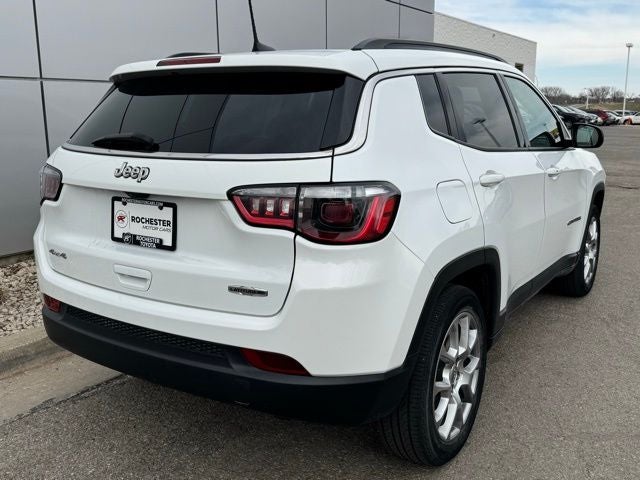 2022 Jeep Compass Latitude Lux 4WD