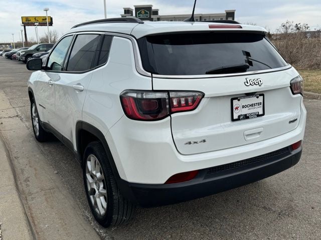 2022 Jeep Compass Latitude Lux 4WD