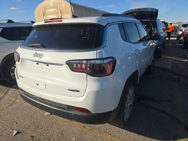 2022 Jeep Compass Latitude Lux 4WD