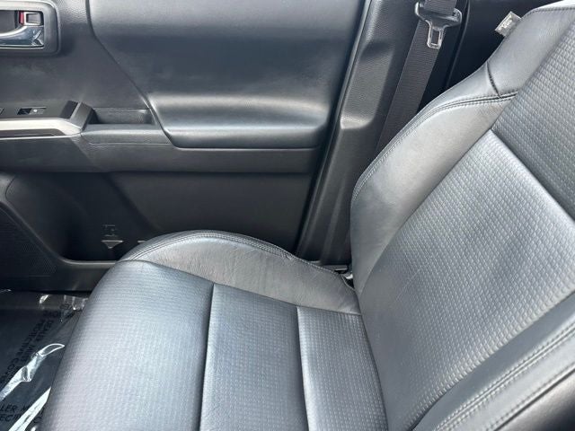 2022 Toyota Tacoma Limited V6