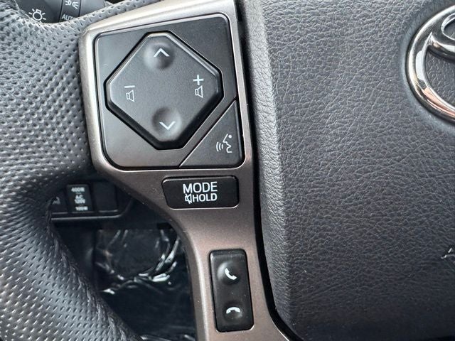 2022 Toyota Tacoma Limited V6