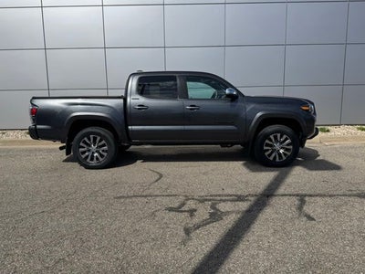 2022 Toyota Tacoma Limited V6