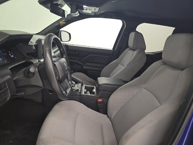 2025 Toyota Tacoma SR5 4WD
