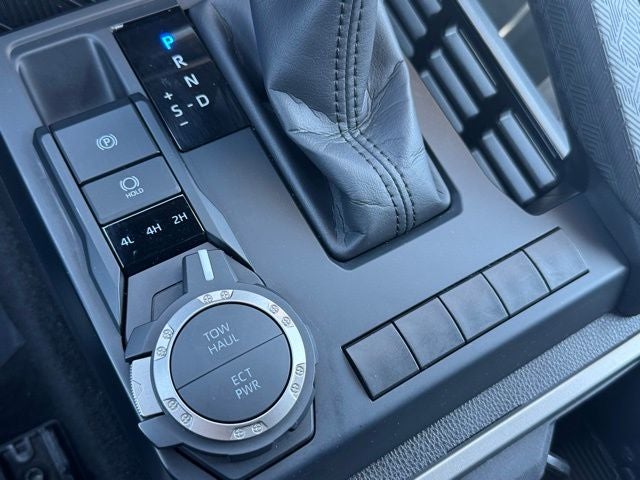 2024 Toyota Tacoma SR5 4WD