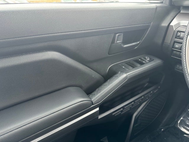 2024 Toyota Tacoma SR5 4WD