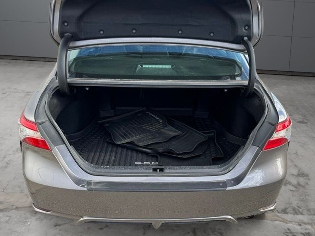 2018 Toyota Camry SE FWD